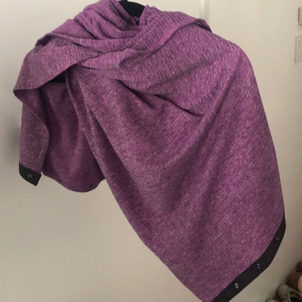 Lululemon purple/gray vinyasa scarf